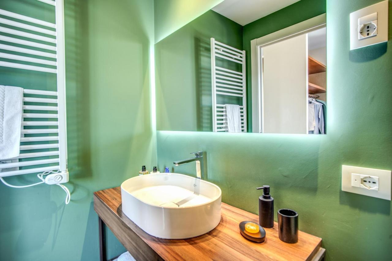 Milhouse Suites Duomo Милано Екстериор снимка