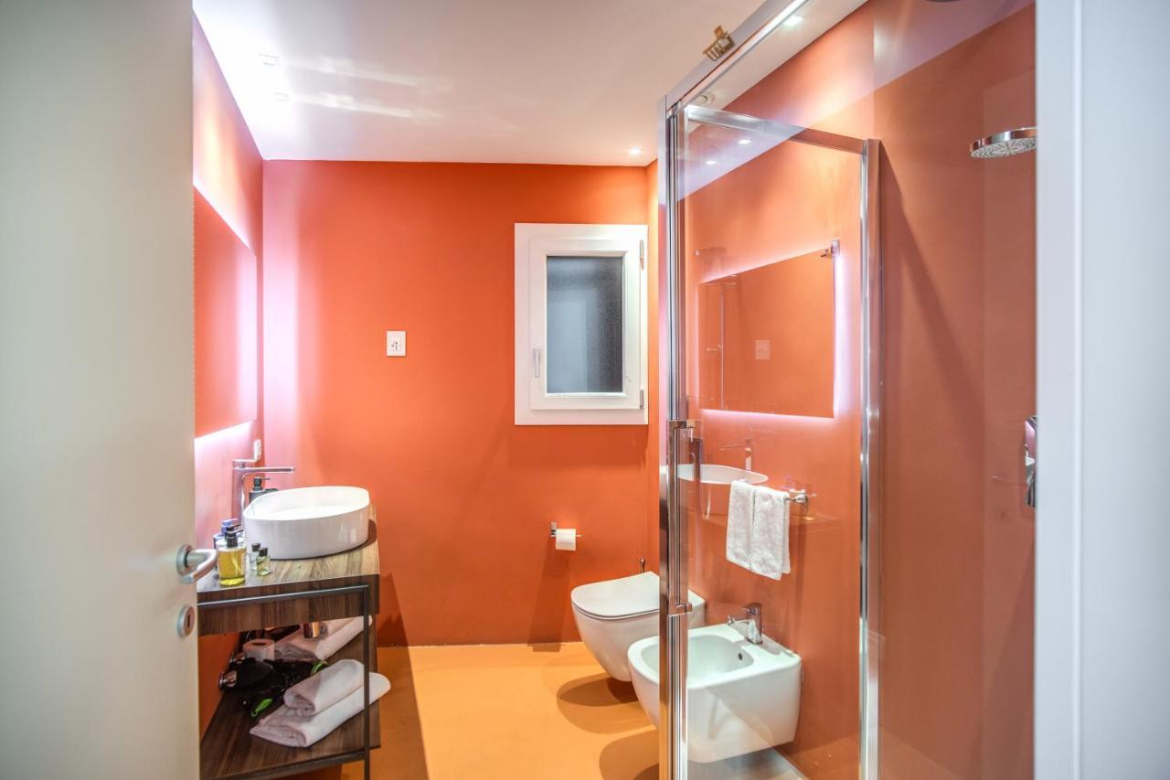 Milhouse Suites Duomo Милано Екстериор снимка