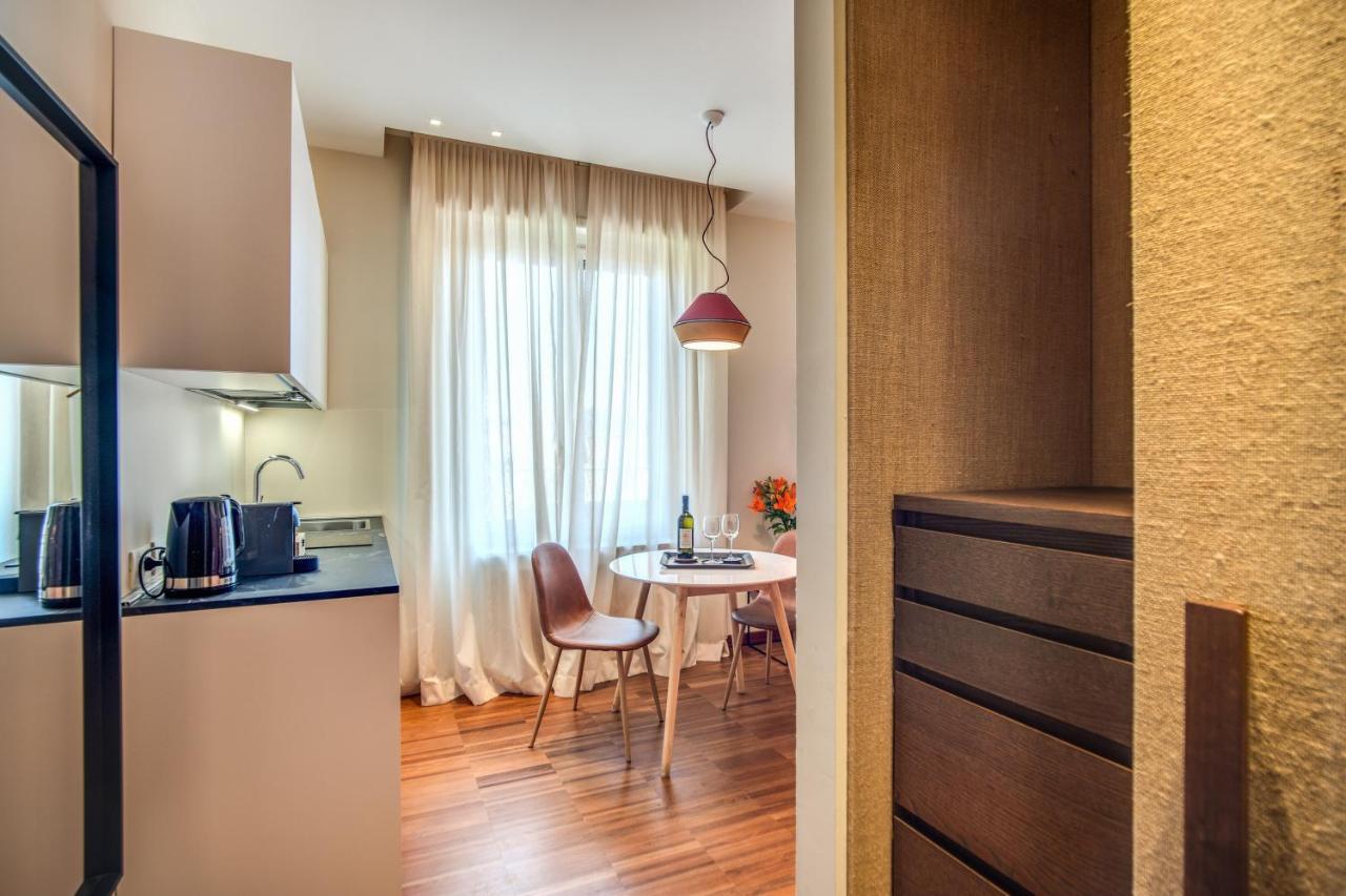 Milhouse Suites Duomo Милано Екстериор снимка